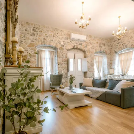 Kelly's Traditional House Of Semesterbostad