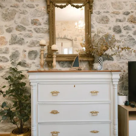 Kelly's Traditional House Of * Kálymnos