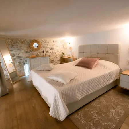 Kelly's Traditional House Of Semesterbostad