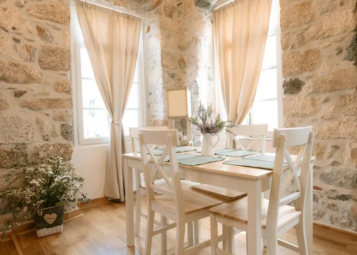 Kelly's Traditional House Of